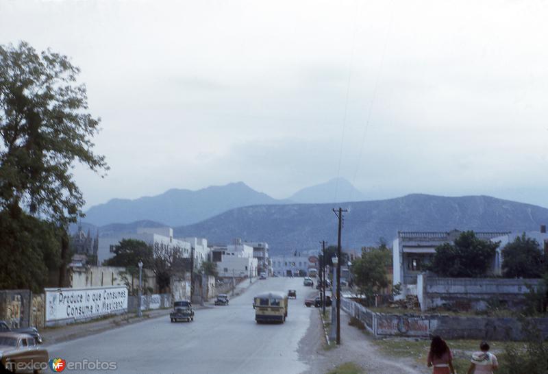 Avenida Pino Suárez, entre Juan Ignacio Ramón y Matamoros (1953)