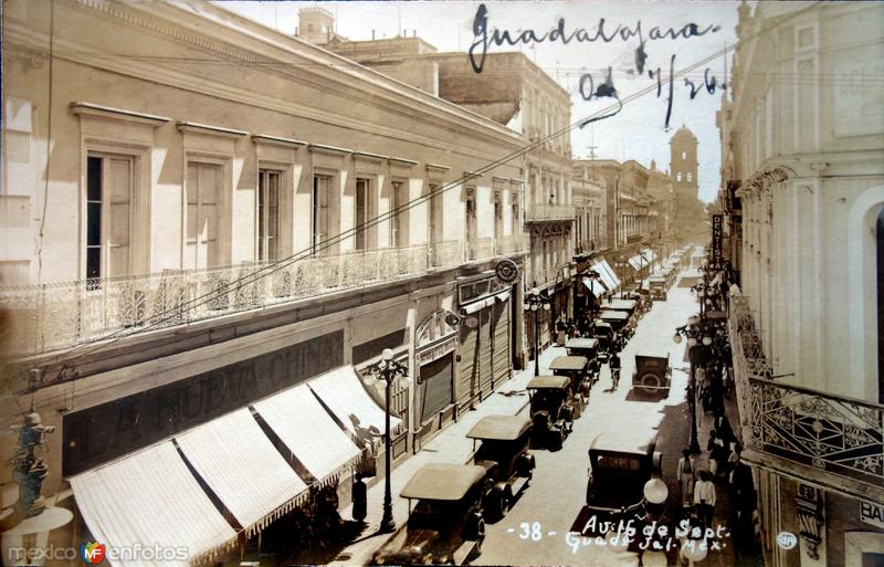 Avenida 16 de Septiembre ( Circulada el 1 de Julio de 1926 )