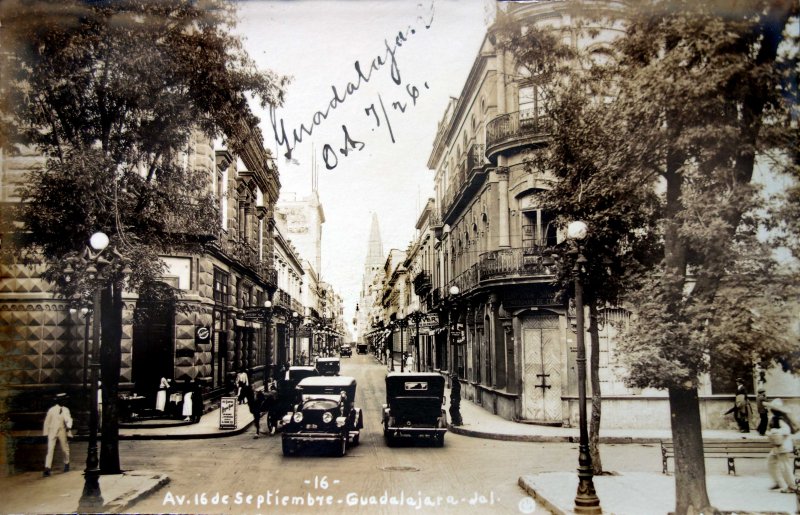 Avenida 16 de Septiembre ( Circulada el 1 de Julio de 1926 )