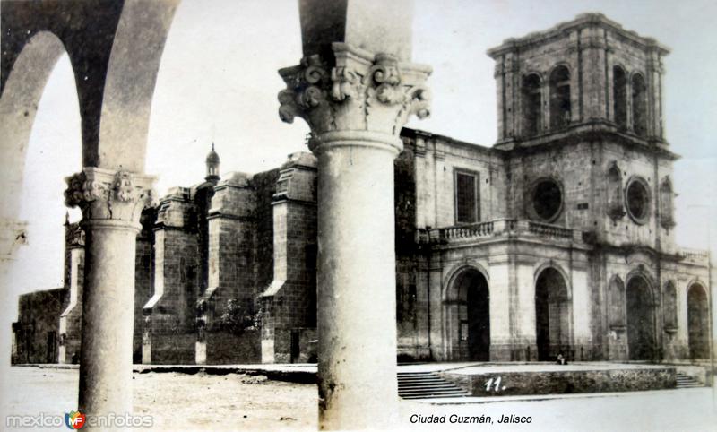 La Iglesia de Ciudad Guzmán, Jalisco ( Circulada el 5 de Octubre de 1936 ).