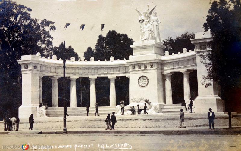 Monumento a Juarez de la Ciudad de México ( Circulada el 8 de Febrero de 1915 ).