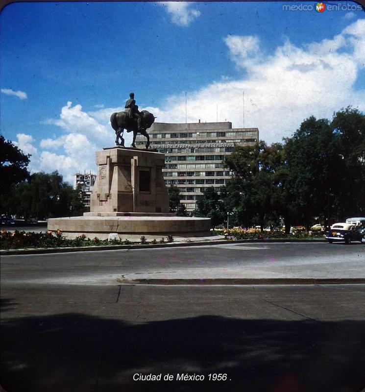 Monumento Ciudad de México 1956 . .