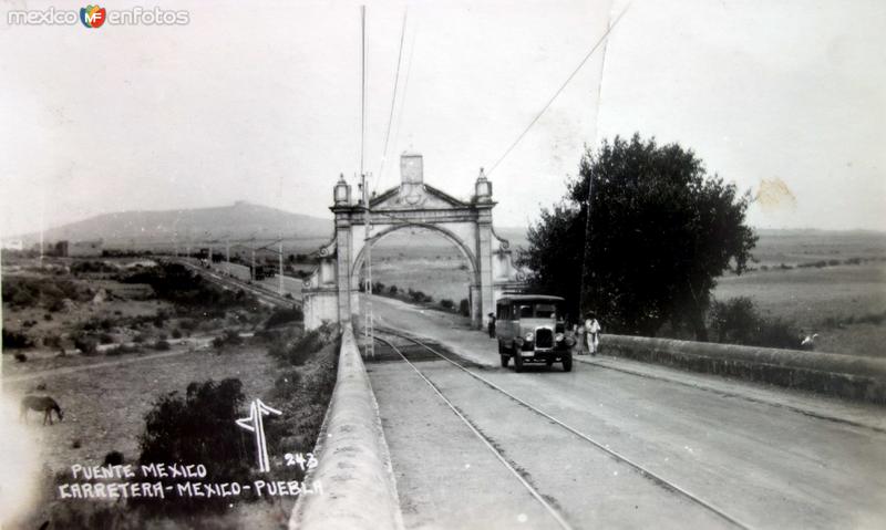 Carretera entre Puebla y Mexico.