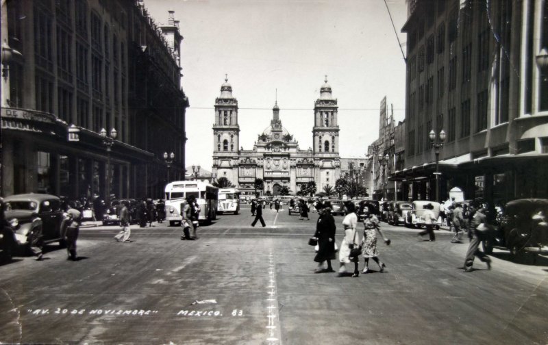 Avenida 20 de Noviembre ( Circulada el 2 de Agosto de 1943 ).