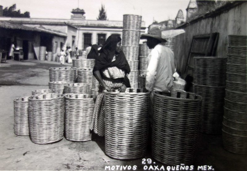 Tipos Mexicanos Vendedores de canastas ( Circulada el 23 de Octubre de 1947 ).