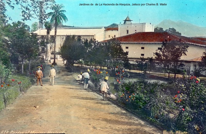 Jardines de de La Hacienda de Atequiza, Jalisco por Charles B. Waite.