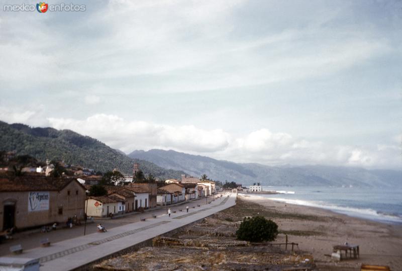 Malecón de Puerto Vallarta (circa 1957)