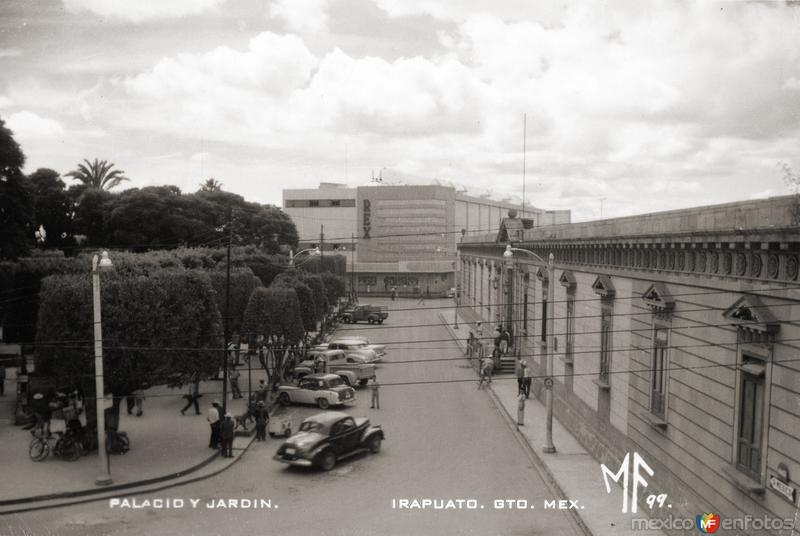 Palacio Municipal y Jardín Principal