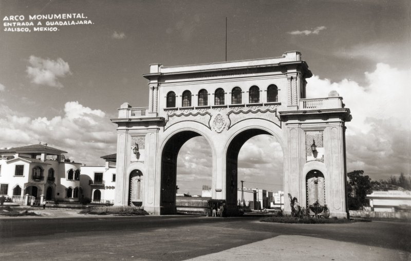 Arco Monumental a la entrada de Guadalajara