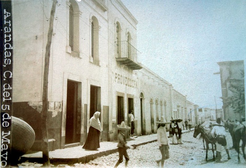 Calle del 5 de Mayo.