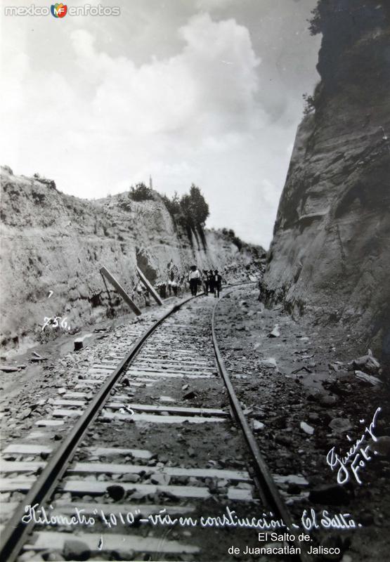 Kilometro 1010 en construccion en Juanacatlán Jalisco.