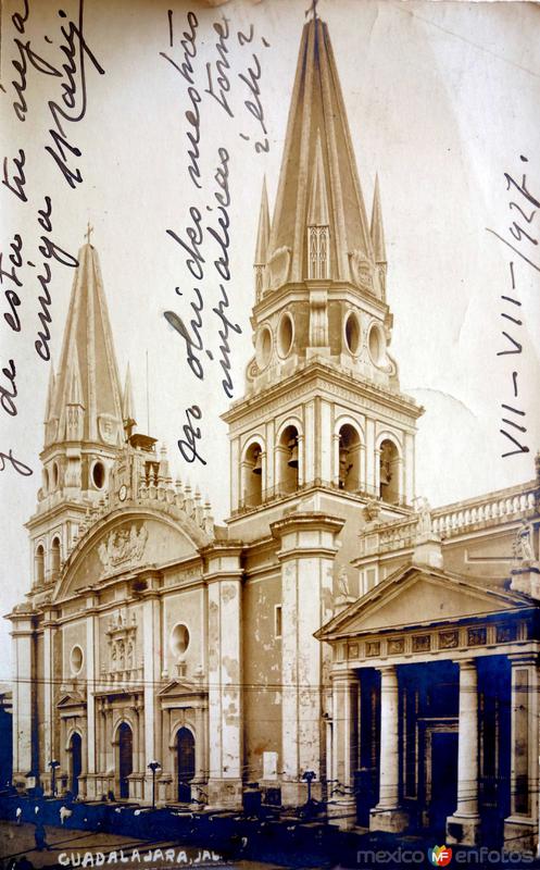 La Catedral ( Circulada el 7 de Julio de 1927 ).