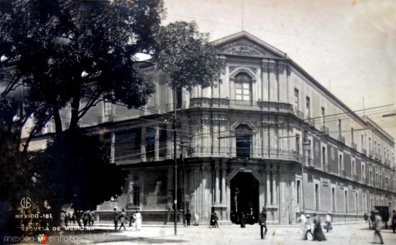 Escuela de Medicina.