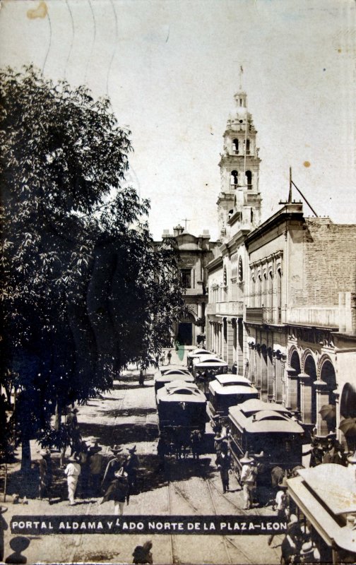 Portal Aldama y lado norte de la plaza ( Circulada el 20 de Enero de 1917 ).