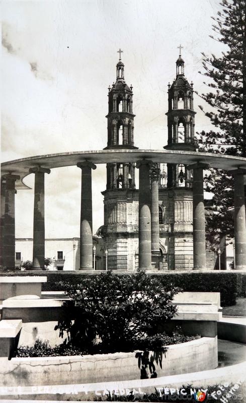 La catedral. ( Circulada el 7 de Agosto de 1955 ).