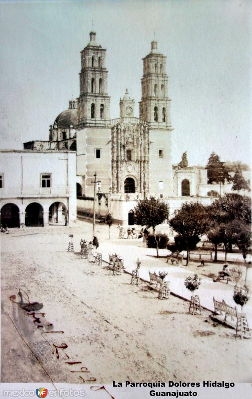 Fotos de Dolores Hidalgo, Guanajuato, México: La Parroquia Dolores Hidalgo Guanajuato ( Circulada el 2 de Abril de 1920 ).