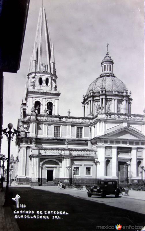 Costado de Catedral.