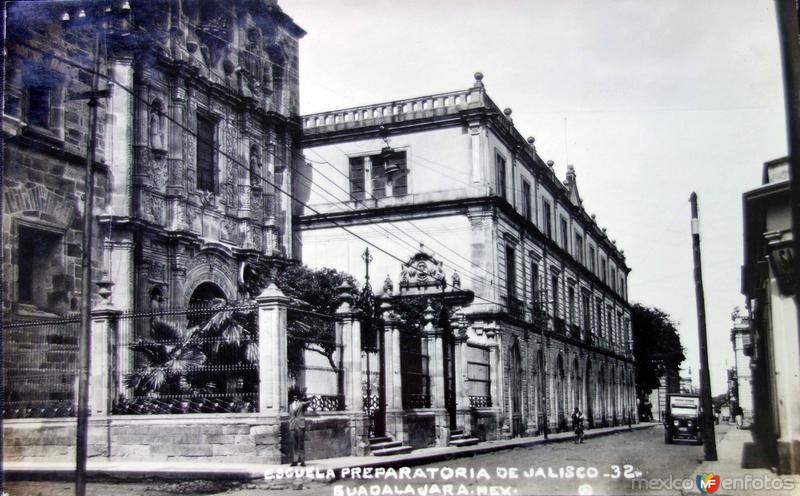 Escuela Preparatoria de Jalisco.