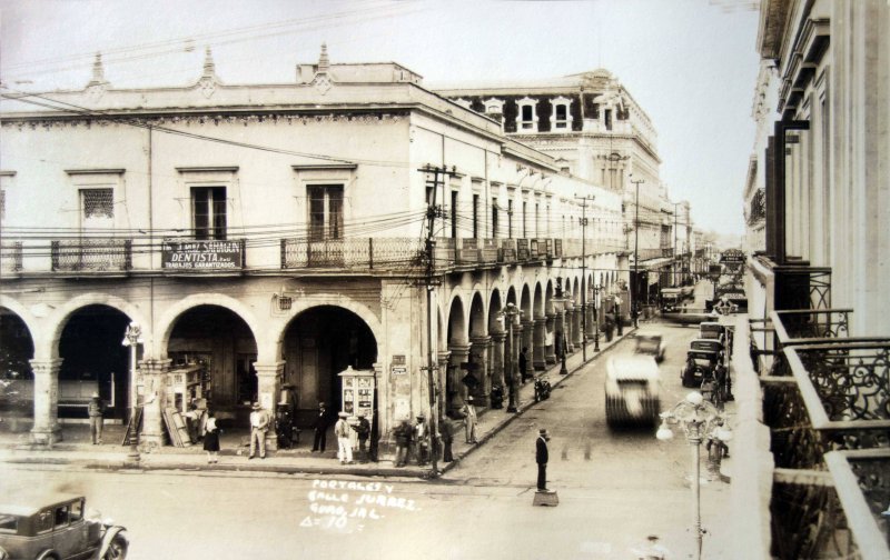 Portales y Calle Juarez.