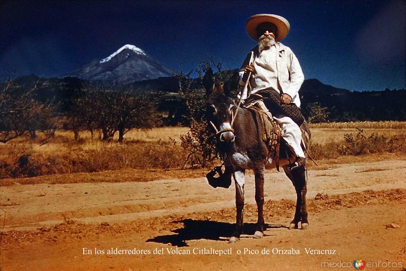 En los alderredores del Volcan Citlaltepetl o Pico de Orizaba Veracruz .