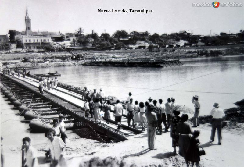 Cruzando El Puente Internacional.