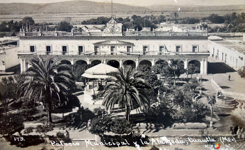 Palacio Municipal y La Alameda. ( Circulada el 22 de Abril de 1909 )