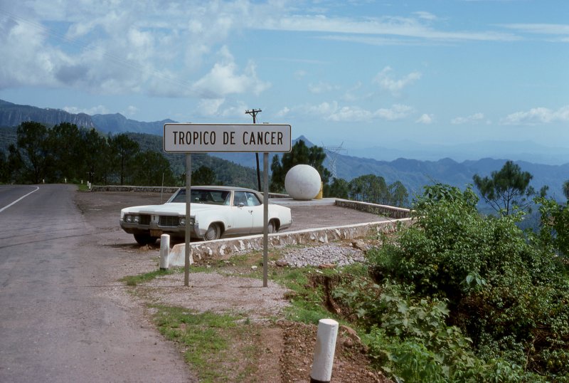 Parador en el Trópico de Cáncer (1976)