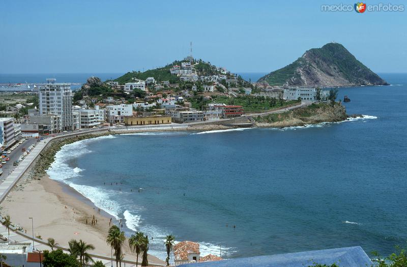 Malecón de Mazatlán y zona de Olas Altas (1976)