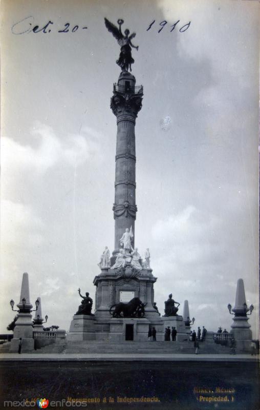 El monumento a La Independencia recien Ignagurado por el fotografo Felix Miret ( Circulada el 20 de Octubre de 1910 )