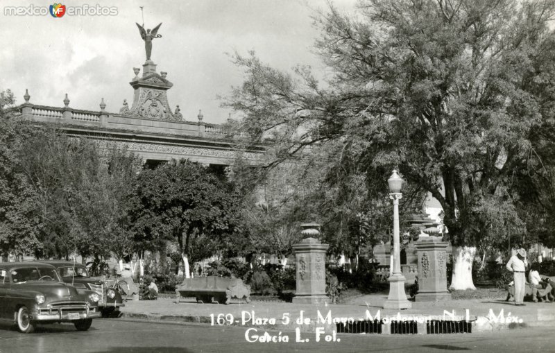 Plaza 5 de Mayo y Palacio de Gobierno