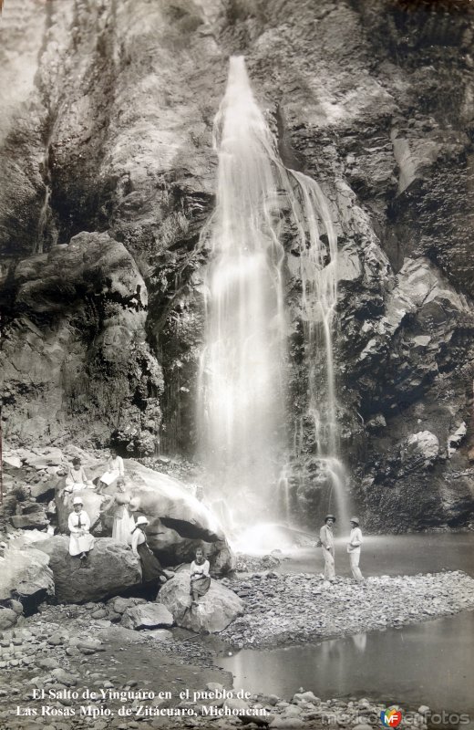 El Salto de Yinguaro en  el pueblo de Las Rosas Mpio. de Zitácuaro, Michoacán.( Fechada el 9 de Abril de 1933 ).