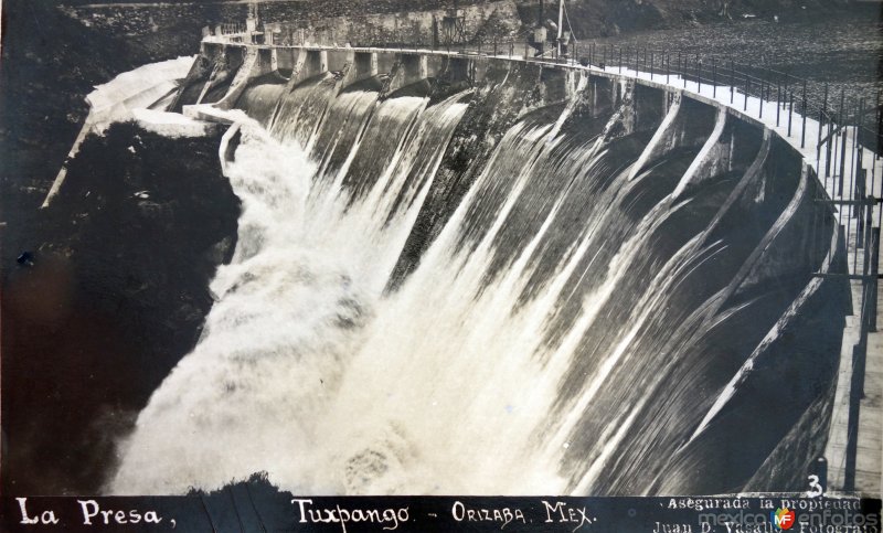 La Presa de Tuxpango por el Fotógrafo Juan D. Vasallo.