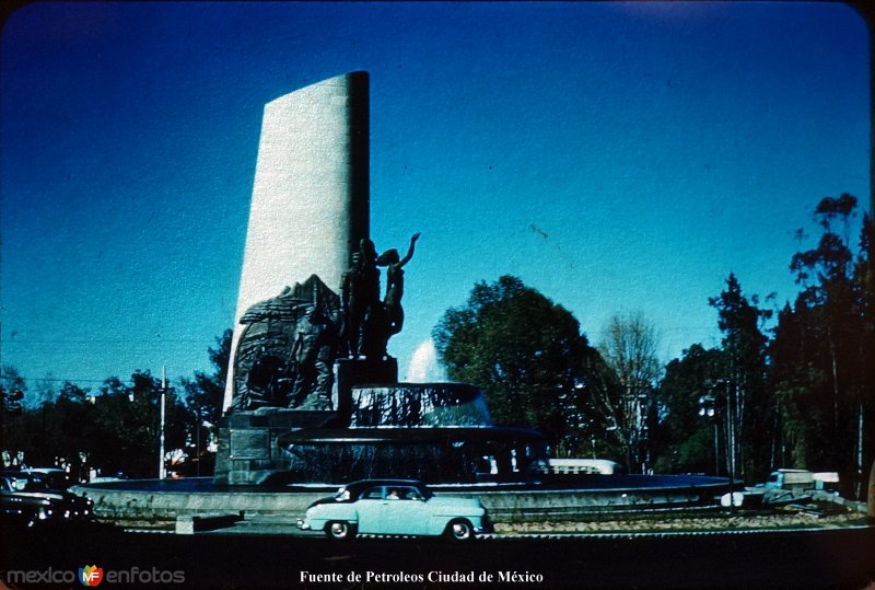 La Fuente de Petroleos.