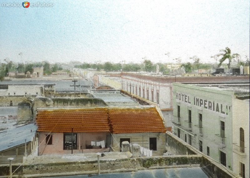 Hotel Imperial y panorama desde el techo del Museo. ( Fechada en 1925 ).