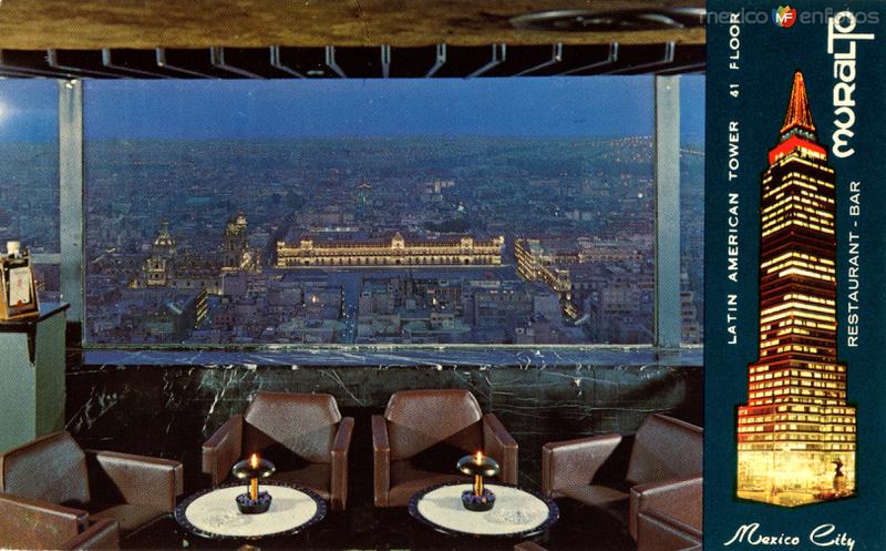 Vista al Zócalo, Palacio Nacional y Catedral desde el restaurante mirador de la Torre Latinoamericana