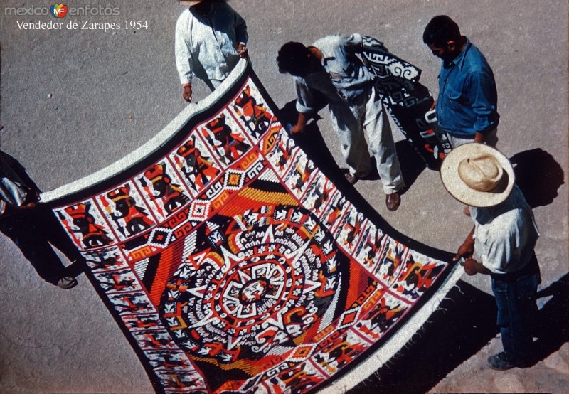 Tipos Mexicanos Vendedor de Zarapes 1954.