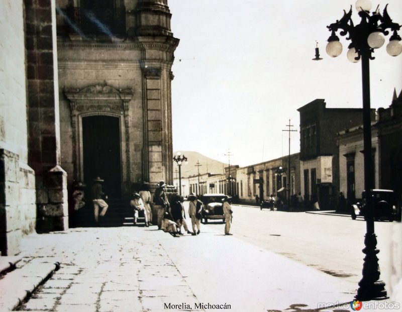 Escena callejera  de Morelia Michoacán.