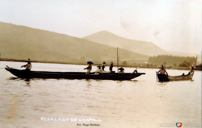 El  Lago de Chapala por el Fotógrafo  Hugo Brehme.