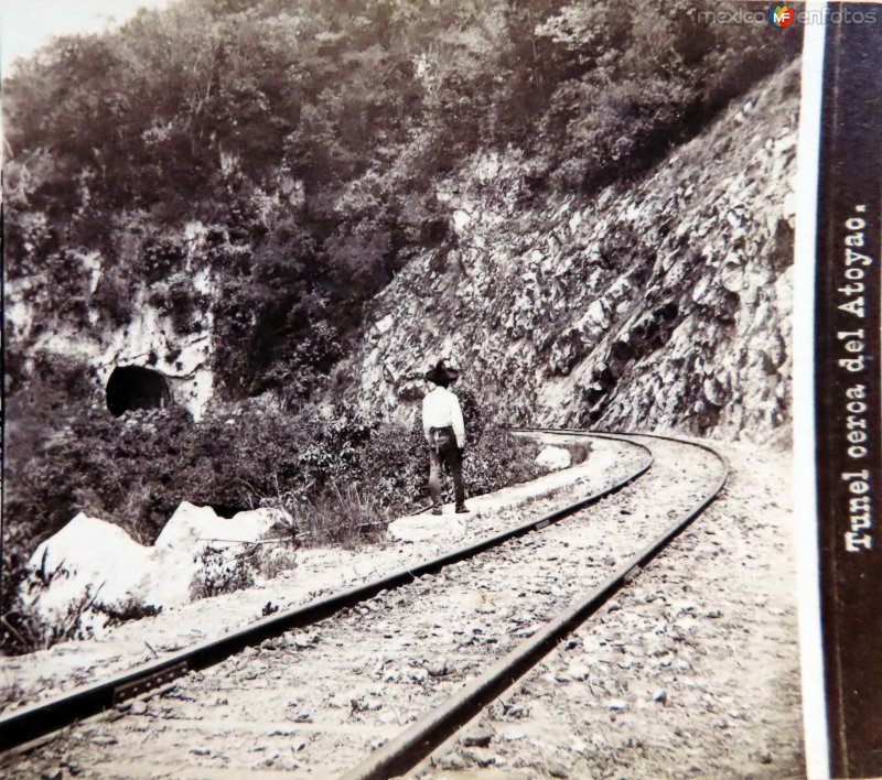 Tunel cerca de Atoyac por el Fotógrafo Abel Briquet.