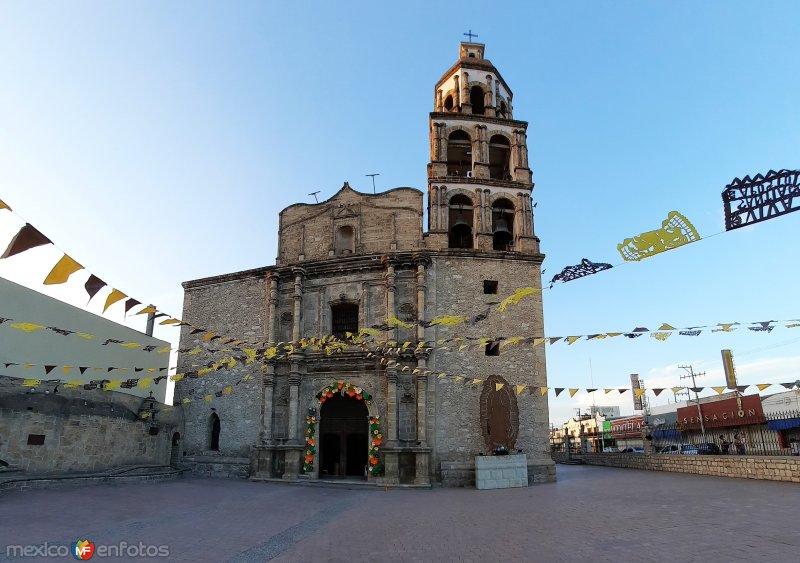 Parroquia de Santiago Apóstol - Monclova, Coahuila (MX16267491835705)