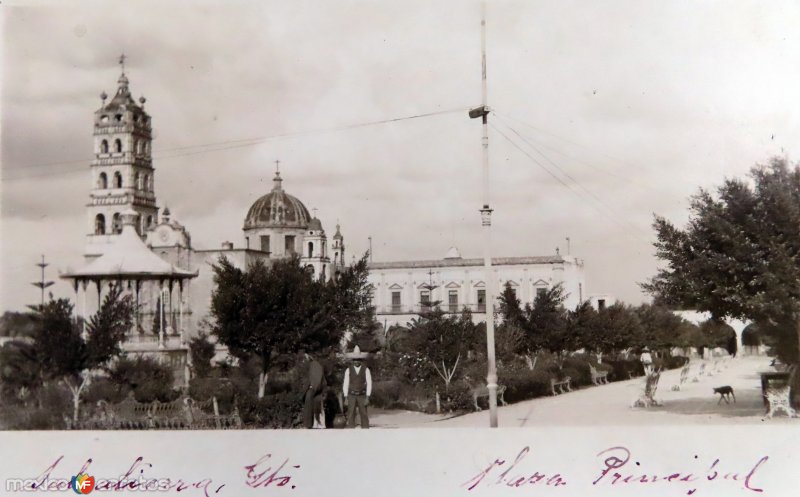 La Plaza de Armas de Salvatierra, Guanajuato