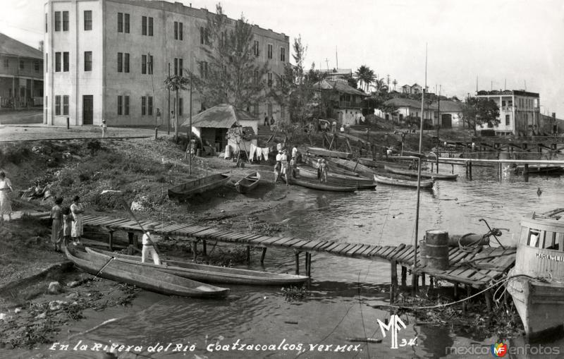 En la ribera del río