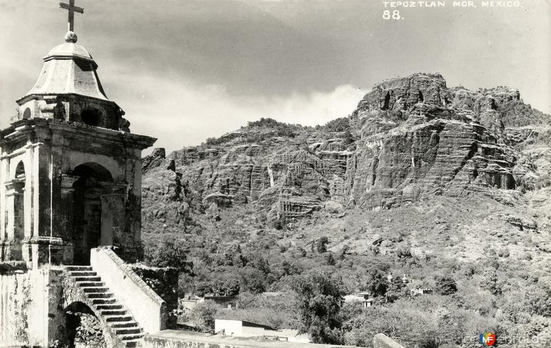 Campanario y cerro