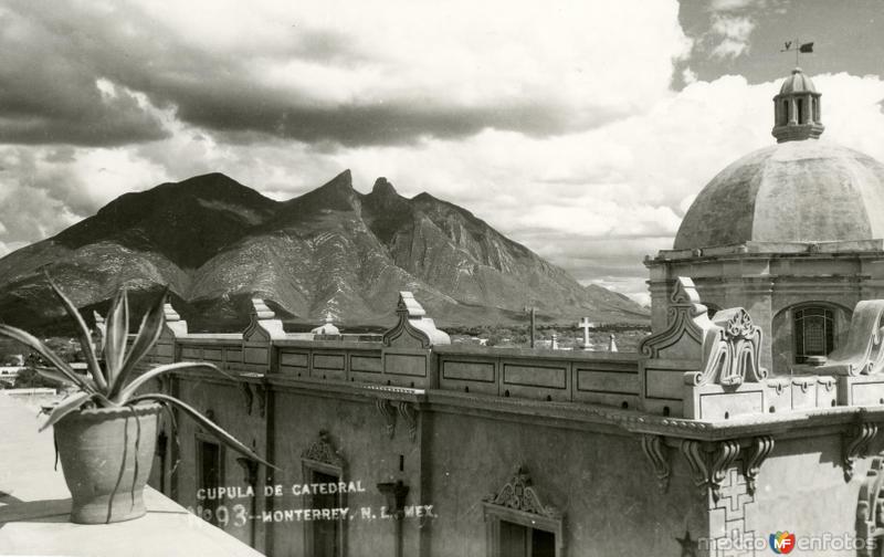 Cerro de la Silla y cúpula de la Catedral