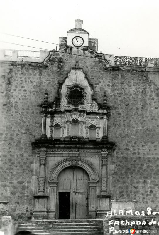 Fotos de Alamos, Sonora, México: Fachada de la Parroquia