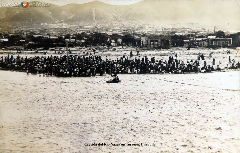 Crecida del Rio Nazas en Torreón, Coahuila ( Circulada el 4 de Octubre de 1910 ).