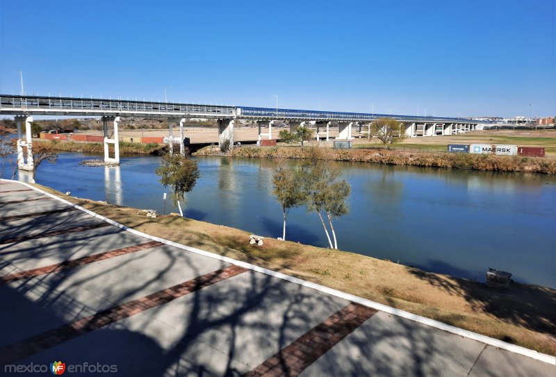 Fotos de Piedras Negras, Coahuila, México: Puente internacional sobre el río Bravo