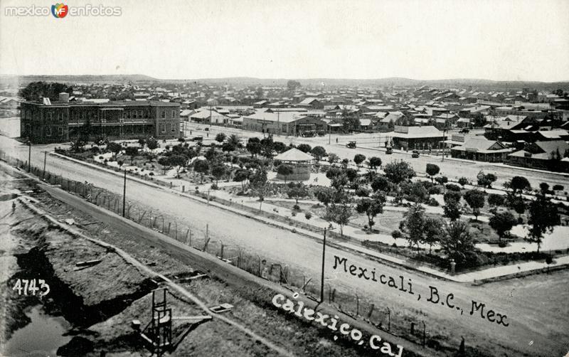 Línea fonteriza entre Mexicali y Calexico, Estados Unidos