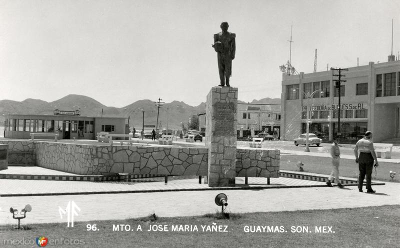 Monumento a José María Yáñez