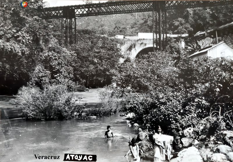 Escena del Rio Atoyac por el Fotógrafo Windfield Scott.